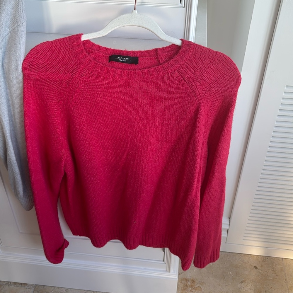 Gorgeous red cashmere Max Mara sweater
